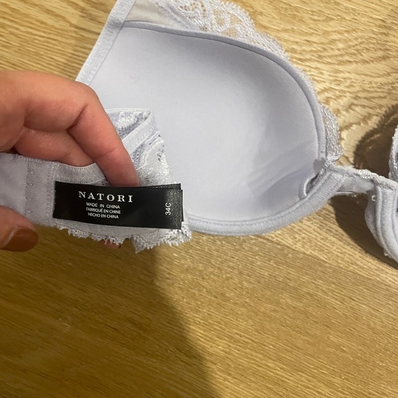 Natori feathers lace bra in 34c nwot - Picture 8 of 9